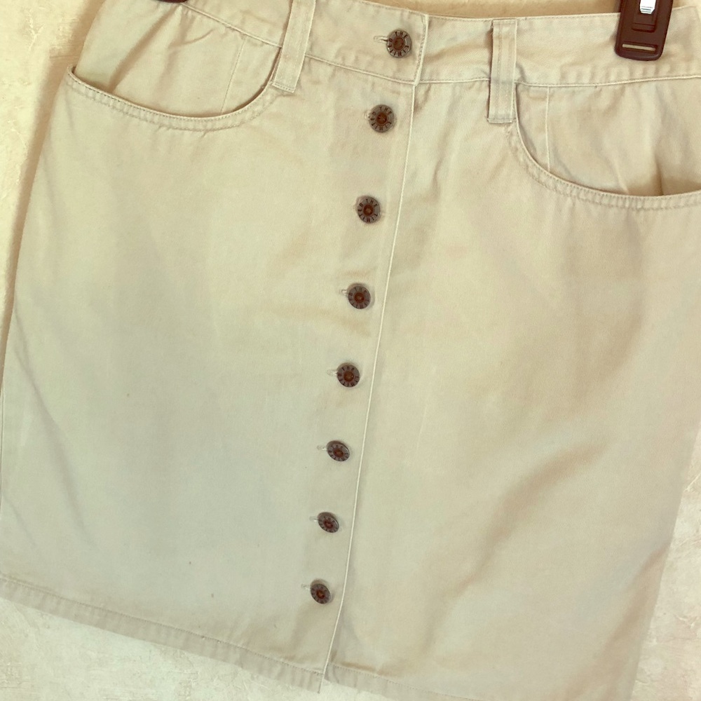 One hour only price drop!!90s limited buttonskirt